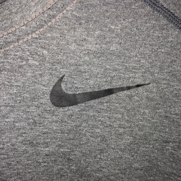 long sleeve grey athletic nike shirt - Picture 3 of 5